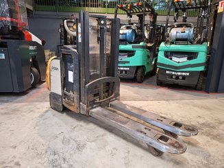 Apilador con conductor acompañante Crown DT3040 2.0
