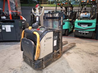 Apilador con conductor acompañante Crown DT3040 2.0