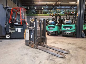 Apilador con conductor acompañante Crown DT3040 2.0