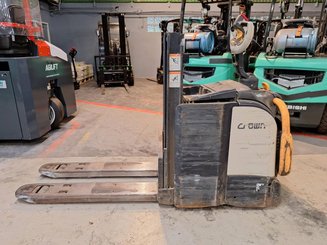 Apilador con conductor acompañante Crown DT3040 2.0