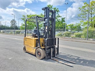 Carretilla contrapesada de 4 ruedas Caterpillar EP25K-PAC