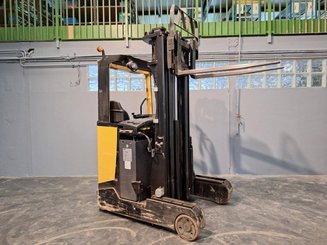 Carretilla retráctil Caterpillar NR16N
