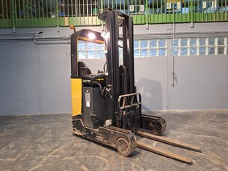 Carretilla retráctil Caterpillar NR16N