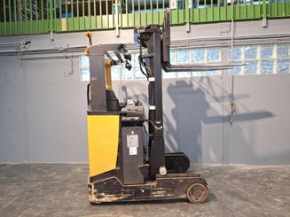 Carretilla retráctil Caterpillar NR16N
