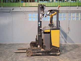 Carretilla retráctil Caterpillar NR16N