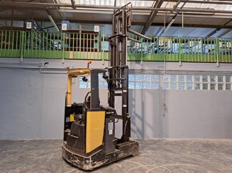 Carretilla retráctil Caterpillar NR16N