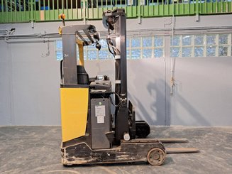 Carretilla retráctil Caterpillar NR16N