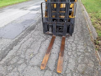 Carretilla contrapesada de 4 ruedas Caterpillar GP15NT - 5