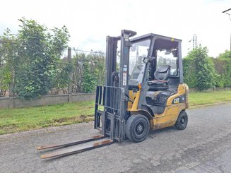 Carretilla contrapesada de 4 ruedas Caterpillar GP15NT - 1