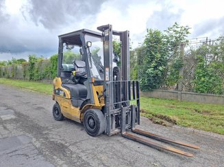 Carretilla contrapesada de 4 ruedas Caterpillar GP15NT - 1