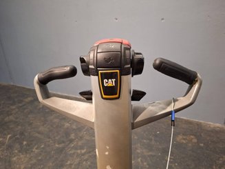 Apilador con conductor acompañante Caterpillar NSP16N