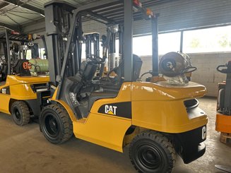 Carretilla contrapesada de 4 ruedas Caterpillar GP30NTD