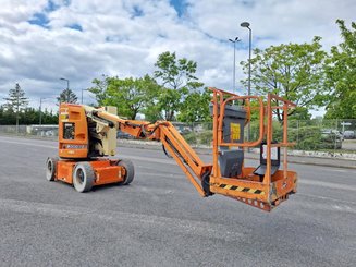 Plataforma articulada JLG E300AJP - 1