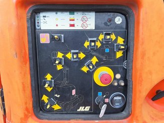 Plataforma articulada JLG E300AJP - 24