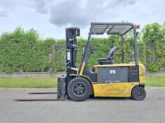 Carretilla contrapesada de 4 ruedas Caterpillar EP30K