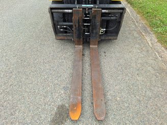 Carretilla contrapesada de 4 ruedas Caterpillar EP30K