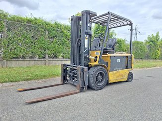 Carretilla contrapesada de 4 ruedas Caterpillar EP30K