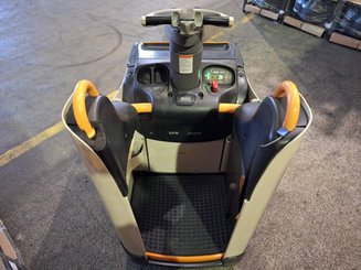 Transpaleta con plataforma Crown WT3040 - 13