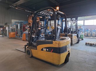 Carretilla contrapesada de 3 ruedas Caterpillar EP18NT