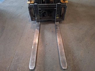 Carretilla contrapesada de 3 ruedas Caterpillar EP18NT