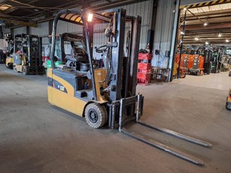 Carretilla contrapesada de 3 ruedas Caterpillar EP18NT