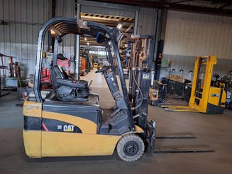 Carretilla contrapesada de 3 ruedas Caterpillar EP18NT