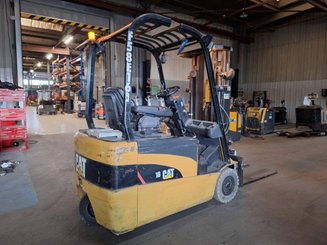 Carretilla contrapesada de 3 ruedas Caterpillar EP18NT