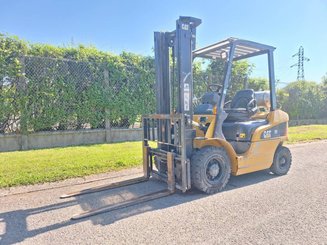 Carretilla contrapesada de 4 ruedas Caterpillar GP20NT - 1