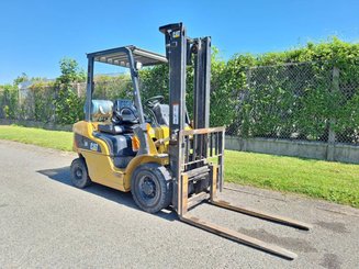 Carretilla contrapesada de 4 ruedas Caterpillar GP20NT - 1