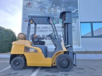 Carretilla contrapesada de 4 ruedas Caterpillar GP30NT