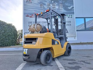 Carretilla contrapesada de 4 ruedas Caterpillar GP30NT