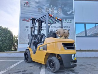 Carretilla contrapesada de 4 ruedas Caterpillar GP30NT