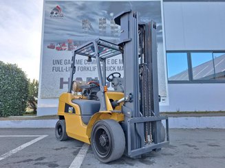 Carretilla contrapesada de 4 ruedas Caterpillar GP30NT