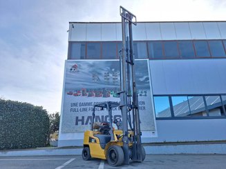 Carretilla contrapesada de 4 ruedas Caterpillar GP30NT