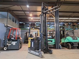 Carretilla retráctil Caterpillar NR20NH