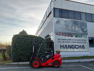 Carretilla contrapesada de 4 ruedas Hangcha XF35G-2 (CPYD35-X2H21F1)