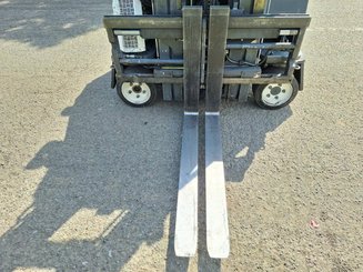 Carretilla multidireccional AMLIFT AGILIFT 25-12-49