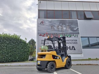 Carretilla contrapesada de 4 ruedas Caterpillar GP30NTD - 4