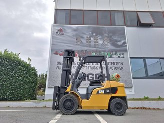 Carretilla contrapesada de 4 ruedas Caterpillar GP30NTD - 2