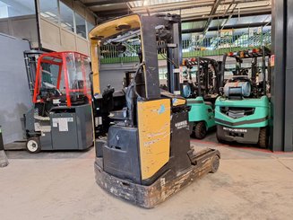 Carretilla retráctil Caterpillar NR16N