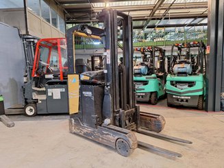 Carretilla retráctil Caterpillar NR16N