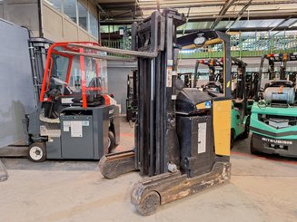 Carretilla retráctil Caterpillar NR16N