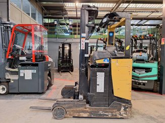 Carretilla retráctil Caterpillar NR16N