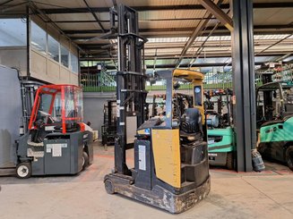 Carretilla retráctil Caterpillar NR16N