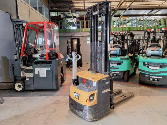 Apilador con conductor acompañante Caterpillar NSP16N2 - 1