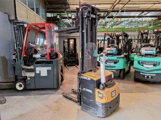 Apilador con conductor acompañante Caterpillar NSP16N2 - 8