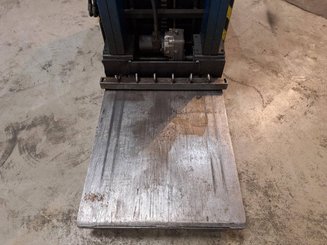Apilador con conductor acompañante Crown WE2300-16