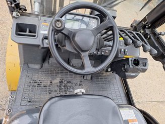 Carretilla contrapesada de 4 ruedas Caterpillar DP40 NT - 15