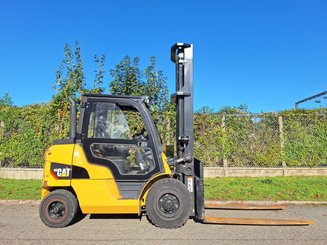 Carretilla contrapesada de 4 ruedas Caterpillar DP40 NT - 1