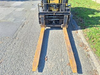 Carretilla contrapesada de 4 ruedas Caterpillar DP40 NT - 12